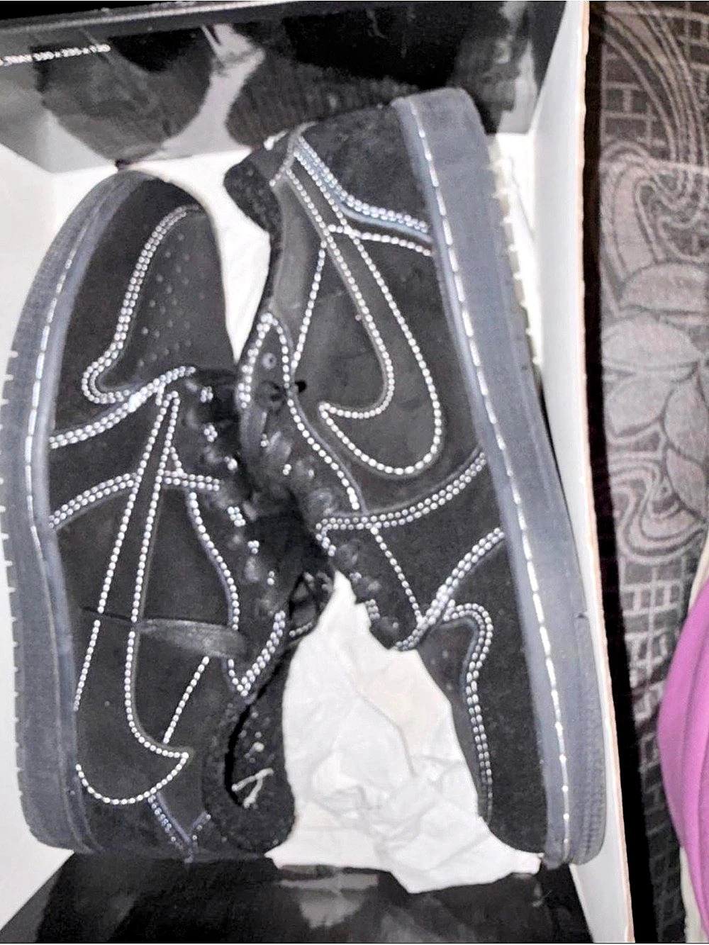 Nike Black & White Sneakers Like New